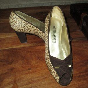 BOTTEGA VENETA Leather Peep Toe Heels Sz 7AA NEW